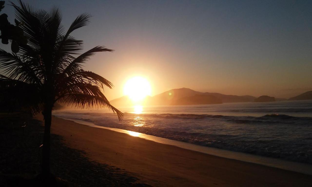 Chale No Condominio Verde Mar Na Praia Da Cocanha 卡拉瓜塔图巴 外观 照片